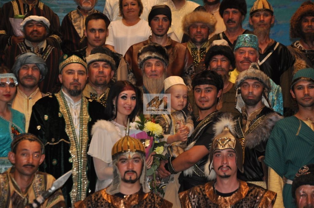 КАЗАНДА – АКТАНЫШ ТЕАТРЫ КӨННӘРЕ: "Актанышлылар бит - алар булдырыр!" (ЧАРАДАН ТУЛЫ ФОТОРЕПОРТАЖ ДА БАР)