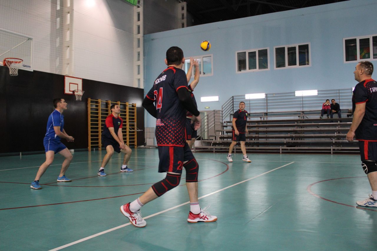 ИСЕМЕҢ ОНЫТЫЛЫРЛЫК ТҮГЕЛ: Бүген Рушат Гыйльмуллин истәлегенә волейбол турниры уза