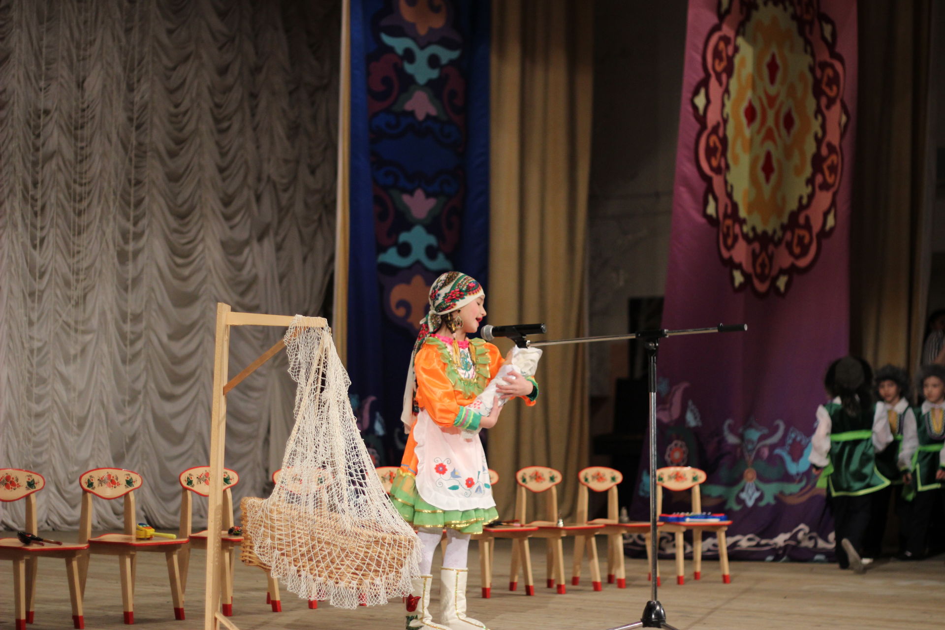 "Созвездие-Йолдызлык" фестивалендә балалар бакчалары сәхнә тотты