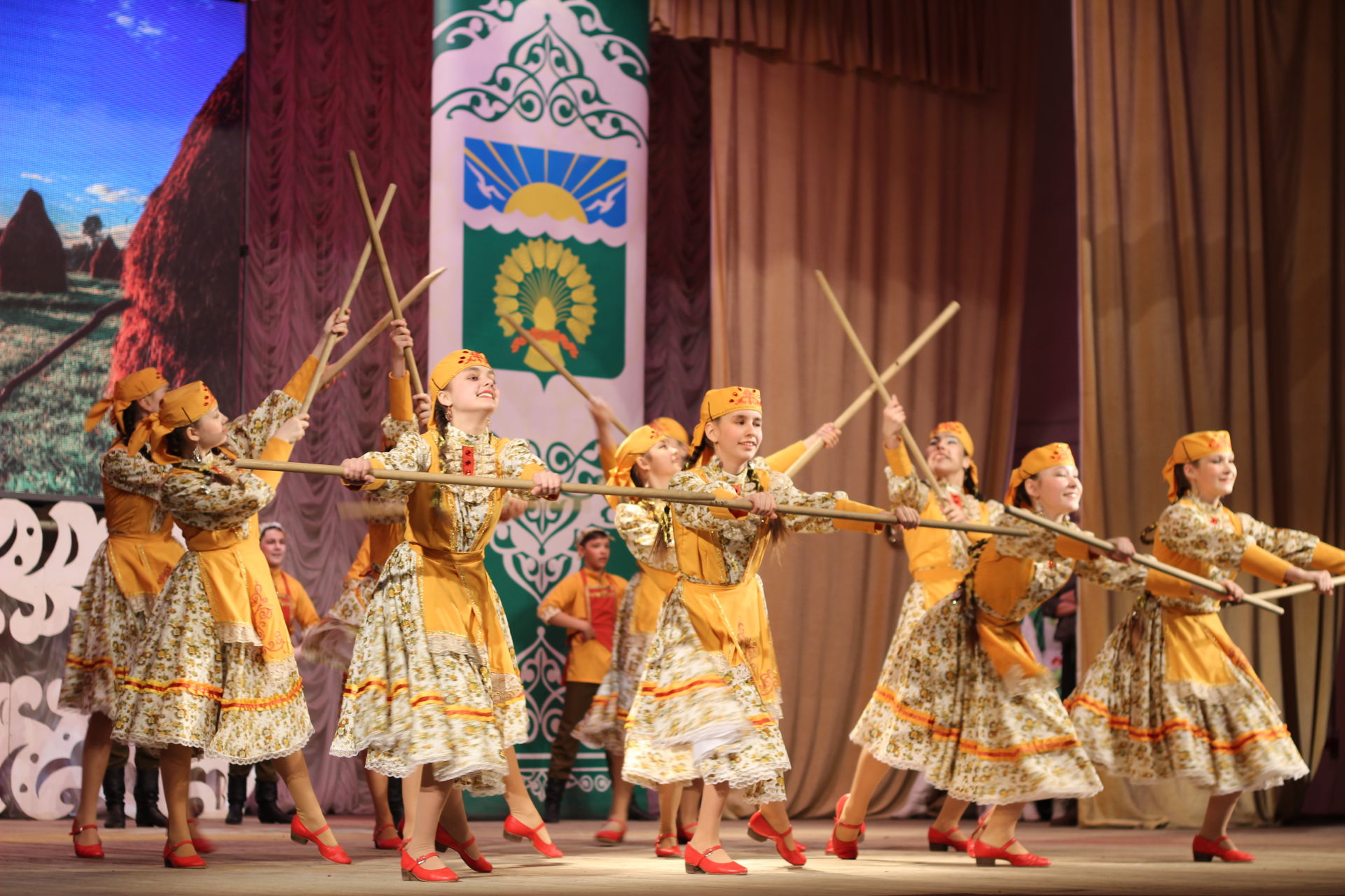 "Киләчәккә адым"  балалар иҗат фестивале бүген Актанышта уздырылды