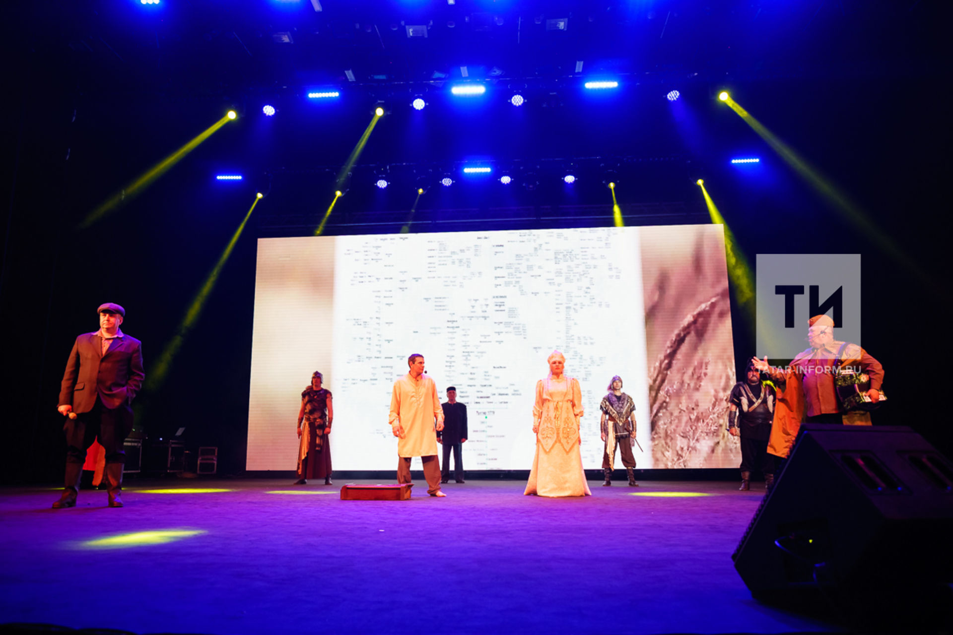 Бүген Камал театрында  «Тарихта без эзлебез» шәҗәрәләр фестивале җиңүчеләре бүләкләнде