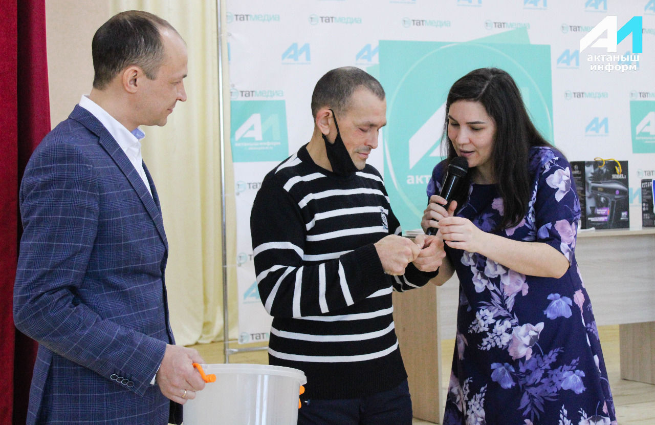 “Актаныш таңнары” газетасына язылып Күҗәкәдән Ләйсән Акмалова бәрән отты