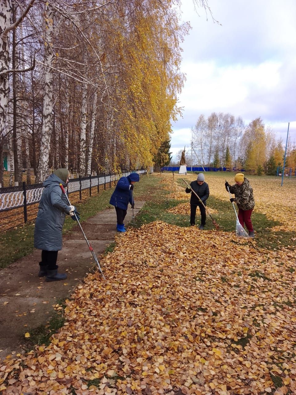 Районкүләм өмәгә Аккүз авылында яшәүчеләр кушылды