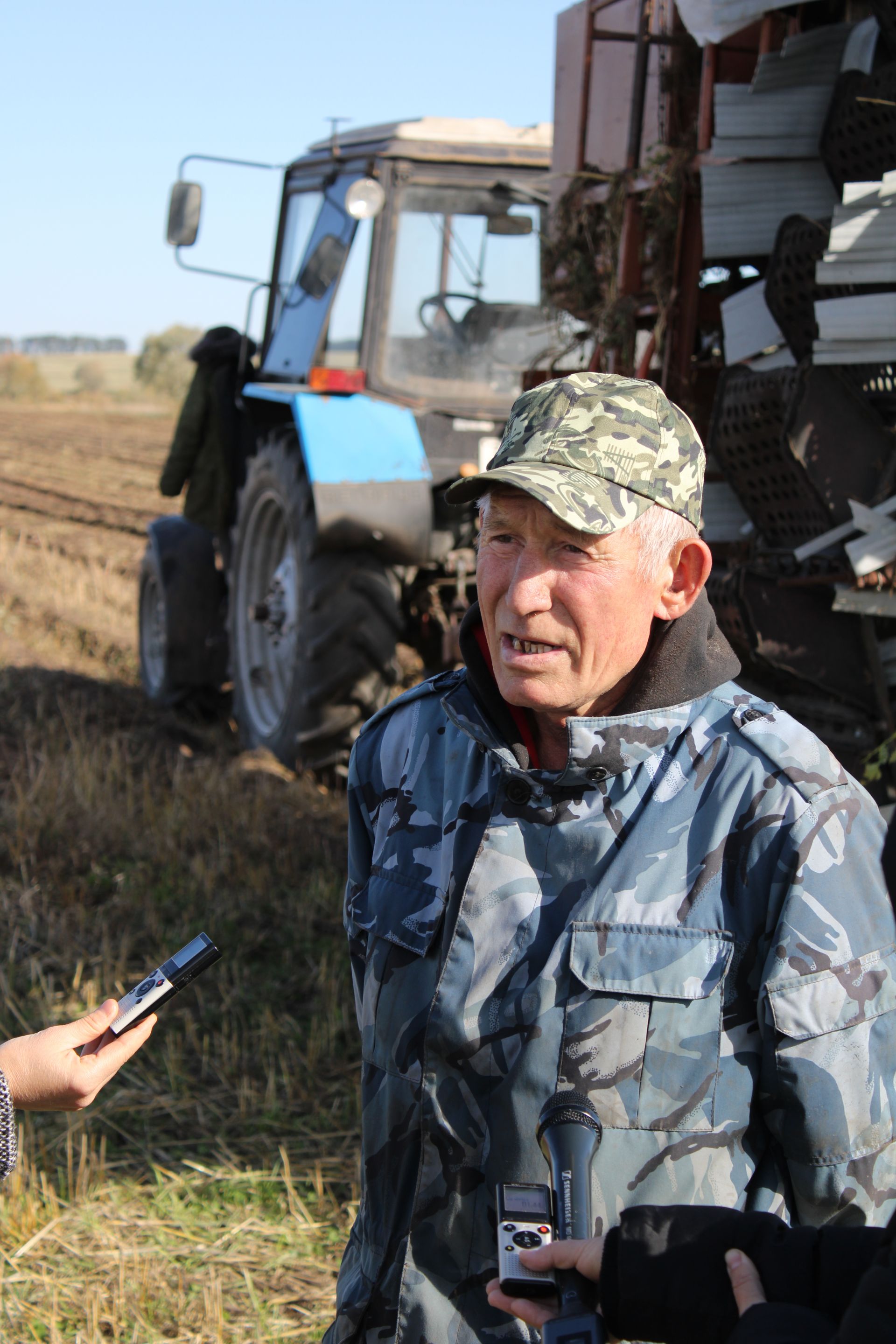 «Актаныш-информ» журналистлары күпләп бәрәңге игүче фермерлар эшчәнлеге белән танышты