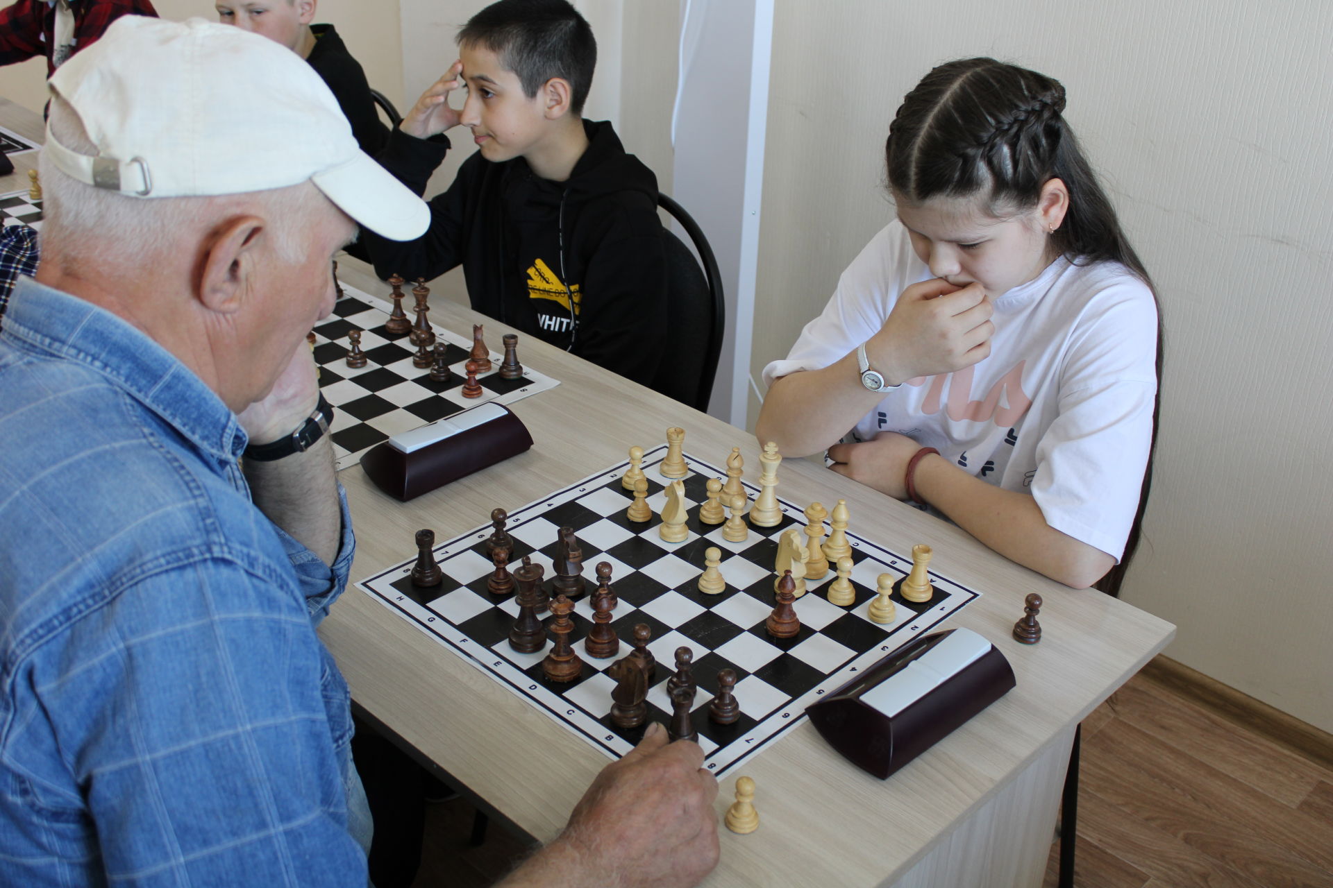 Бөек Җиңүнең 77 еллыгына багышланган шахмат турниры гөрли(+БЕЗНЕҢ ФОТОРЕПОРТАЖ)