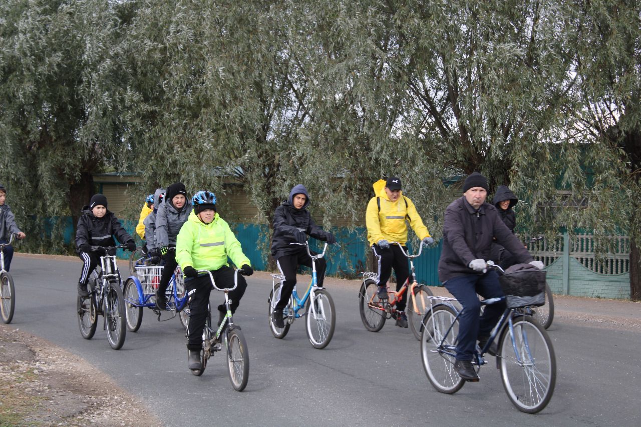 Яңа Әлем мәктәбе укучылары район авыллары буенча туристик велосәяхәткә чыкты (фоторепортаж)