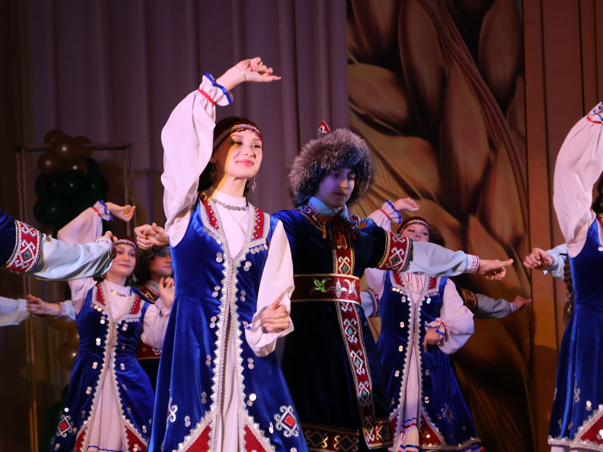 Һөнәр үрләренә менгәндә!