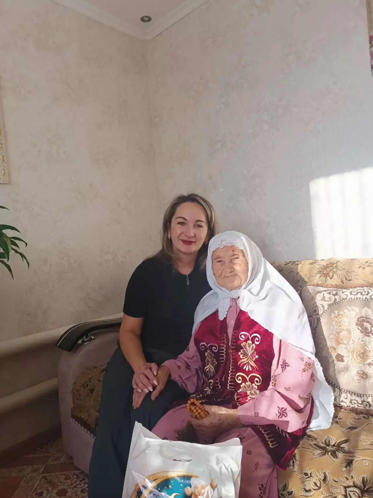 Иске Богады авылында яшәүче тыл ветераны Дәтҗина Хәлимованың туган көне