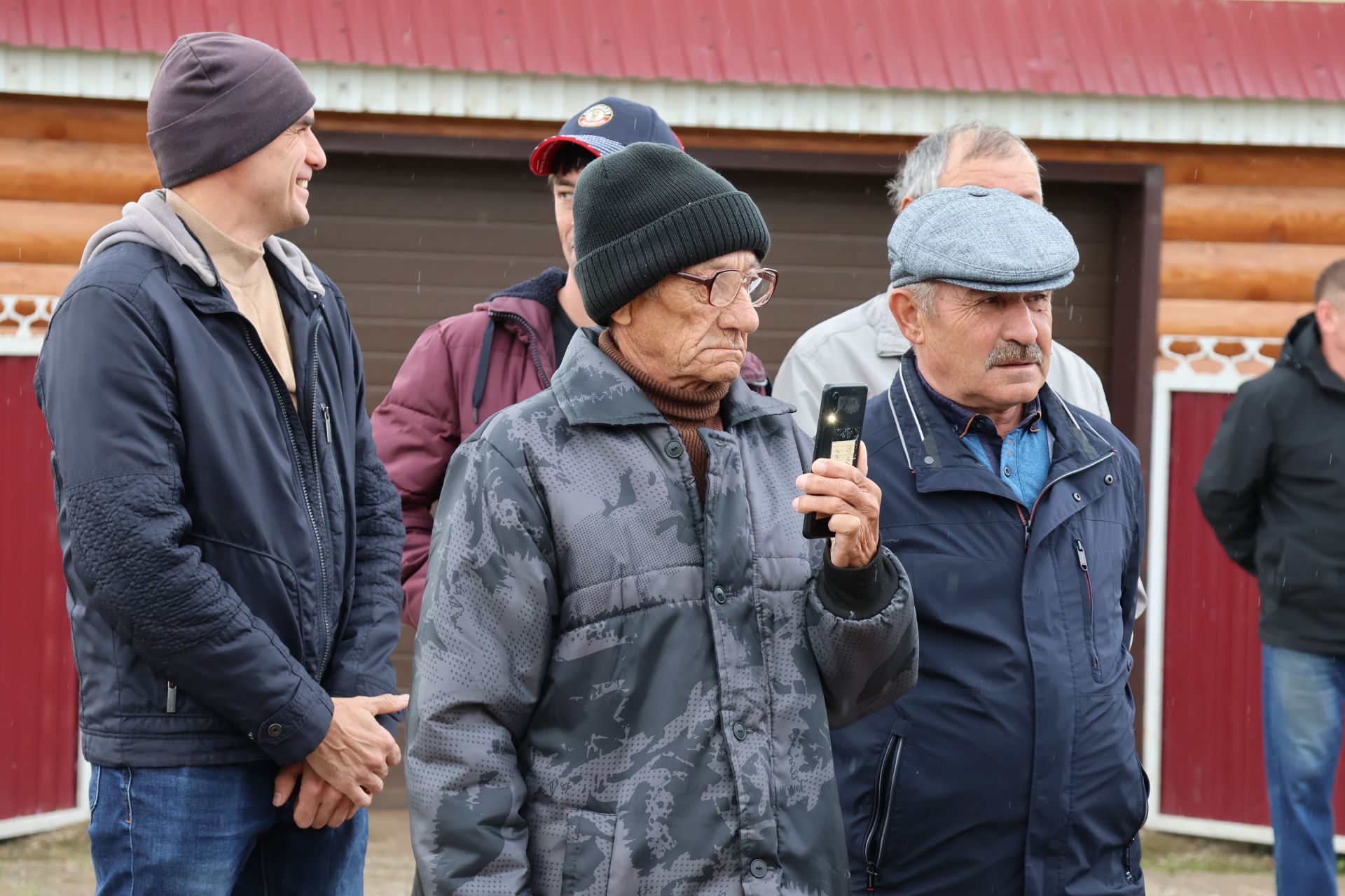 Татарстан көнендә Иске Байсарга бүләк – яңа социаль объект