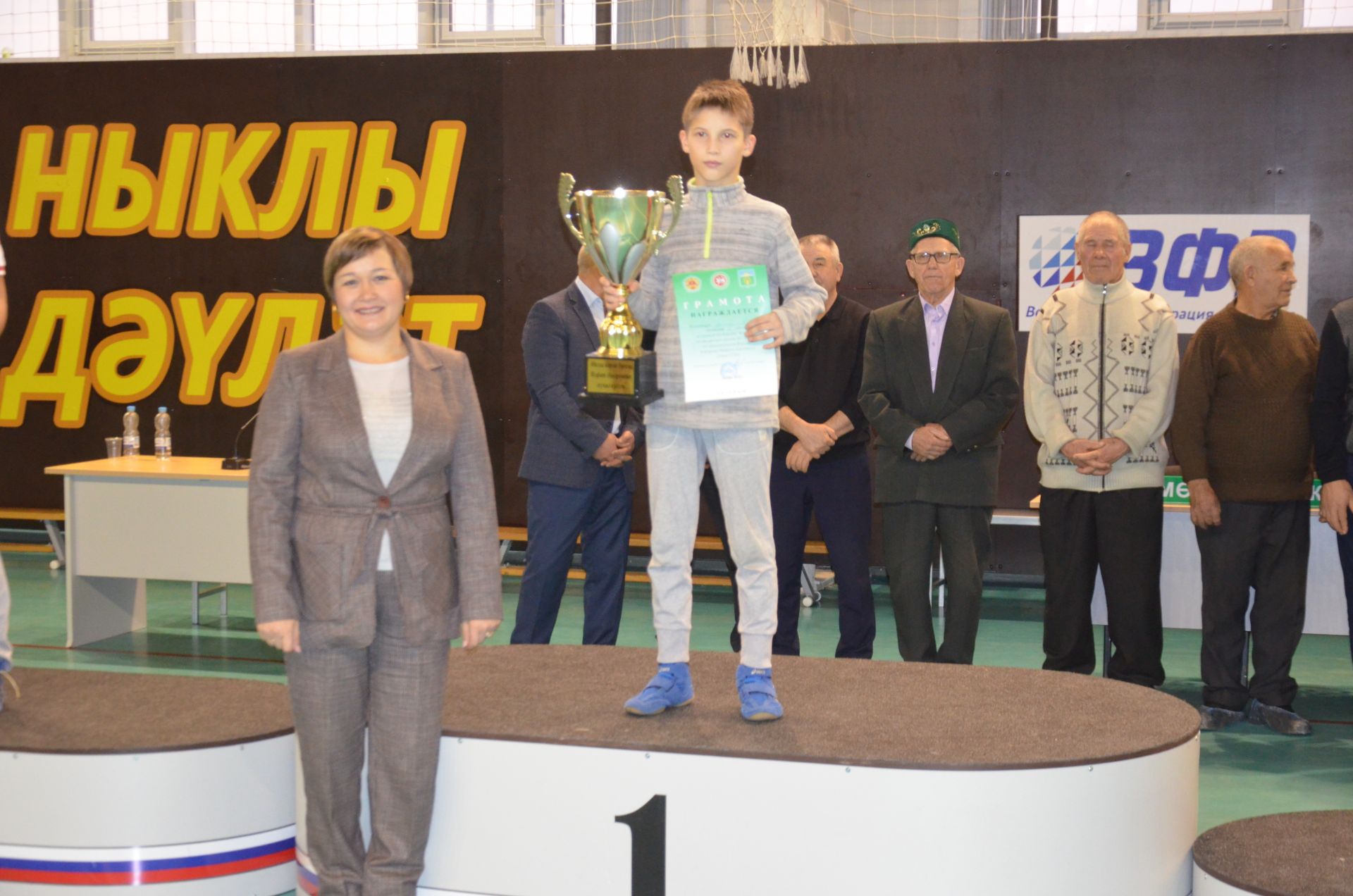"Батыр" спорт сараенда көрәш турниры узды