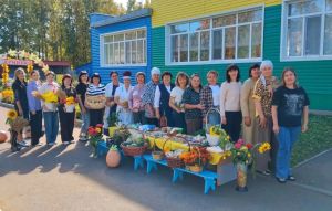 «Ромашка»да бәйрәм рухлы көзге ярминкә