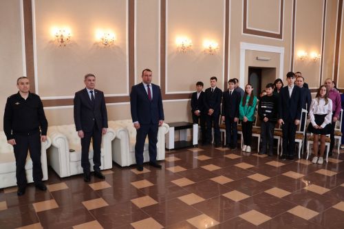 Шәхесне раслаучы документ тапланмасын, яшьләр!