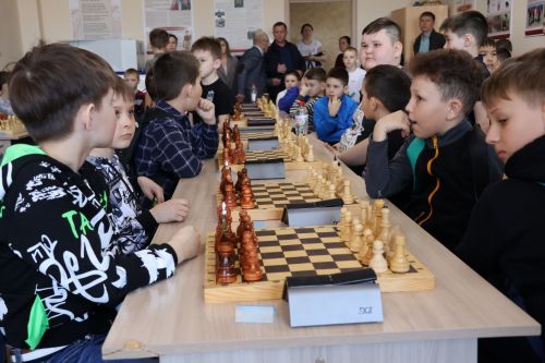 Актанышка Татарстан һәм Башкортстаннан Наил Мөхәммәтҗанов исемендәге шахмат ярышына 160 бала килде (фото һәм видео)