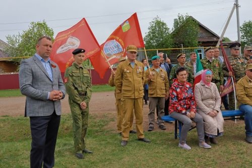 Кәзкәйдә Чечня сугышы ветераны, «Батырлык өчен» медале иясе Разил Вәлиев яшәгән йортка хәтер тактасы куелды (видео һәм фото)