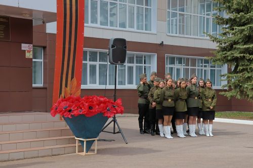 Махсус хәрби операциядә һәлак булган якташыбыз Раил Надриев- батырлык һәм горурлык үрнәге (фото һәм видео)