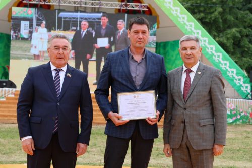 Сабантуйда хезмәт алдынгылары лаеклы бүләкләрен алды