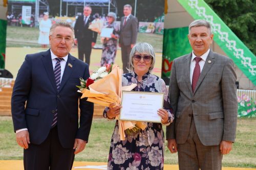 Сабантуйда хезмәт алдынгылары лаеклы бүләкләрен алды