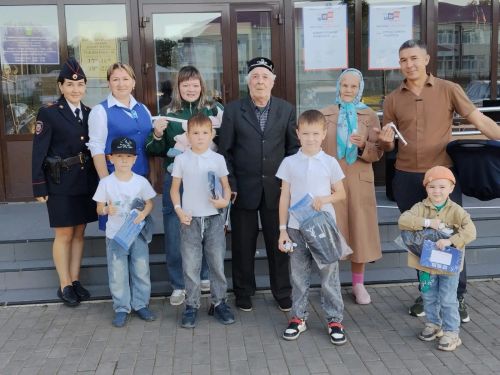 Фәтхиевлар гаиләсенә — юл иминлеге бүләге