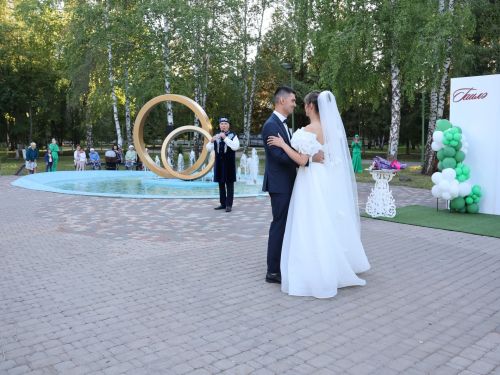 Без әле дә бергә, без әле дә матур:  Актанышта Гаилә, мәхәббәт һәм тугрылык көнендә үрнәк парларны хөрмәтләделәр