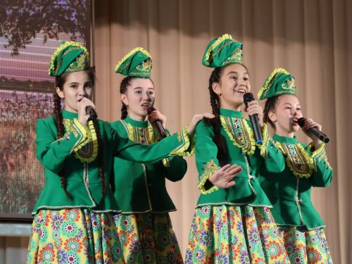Туган яктан Җиңү хакына: Актаныш җитәкчеләре катнашкан хәйрия концертында 171 мең 200 сум акча җыелды