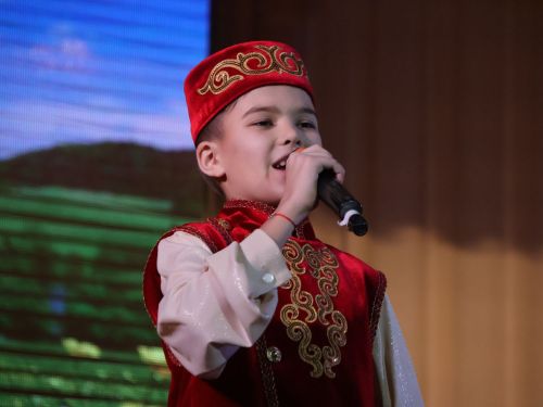 Туган яктан Җиңү хакына: Актаныш җитәкчеләре катнашкан хәйрия концертында 171 мең 200 сум акча җыелды