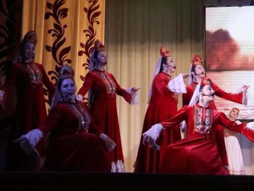 Туган яктан Җиңү хакына: Актаныш җитәкчеләре катнашкан хәйрия концертында 171 мең 200 сум акча җыелды