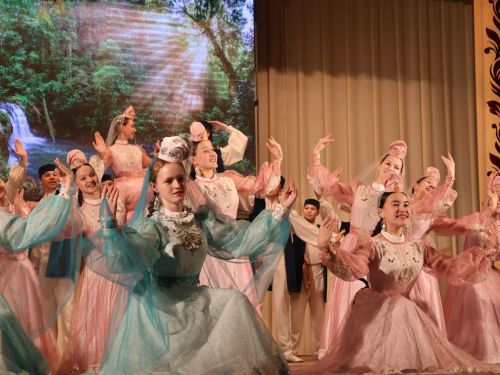 Туган яктан Җиңү хакына: Актаныш җитәкчеләре катнашкан хәйрия концертында 171 мең 200 сум акча җыелды