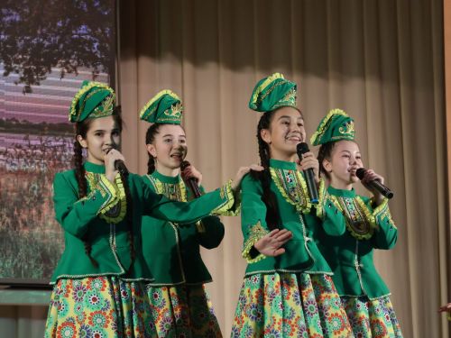 Туган яктан Җиңү хакына: Актаныш җитәкчеләре катнашкан хәйрия концертында 171 мең 200 сум акча җыелды
