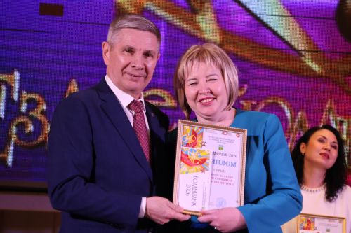 Актаныш күгендә яңа йолдызлар: "Йолдызлык-2026" эстрада фестивале Гала-концертыннан безнең репортаж