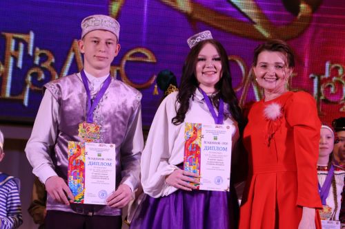 Актаныш күгендә яңа йолдызлар: "Йолдызлык-2026" эстрада фестивале Гала-концертыннан безнең репортаж