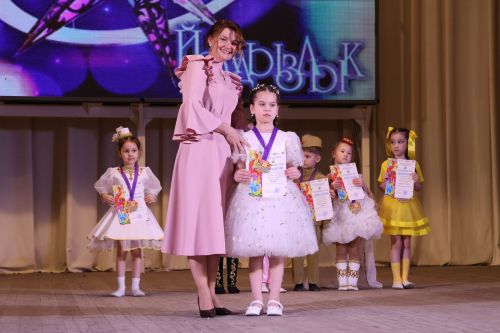 Актаныш күгендә яңа йолдызлар: "Йолдызлык-2026" эстрада фестивале Гала-концертыннан безнең репортаж