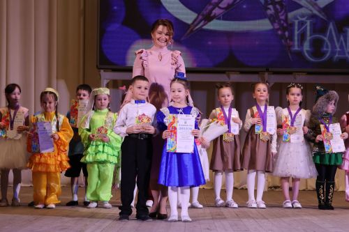 Актаныш күгендә яңа йолдызлар: "Йолдызлык-2026" эстрада фестивале Гала-концертыннан безнең репортаж