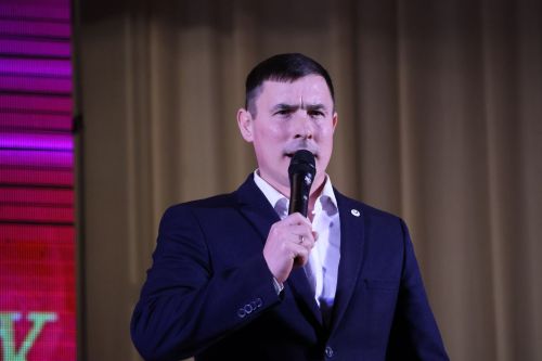 Актаныш күгендә яңа йолдызлар: "Йолдызлык-2026" эстрада фестивале Гала-концертыннан безнең репортаж