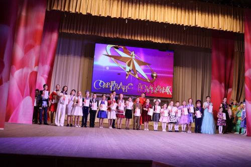 Актаныш күгендә яңа йолдызлар: "Йолдызлык-2026" эстрада фестивале Гала-концертыннан безнең репортаж