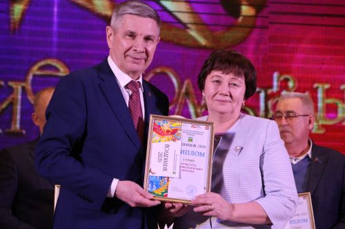 Актаныш күгендә яңа йолдызлар: "Йолдызлык-2026" эстрада фестивале Гала-концертыннан безнең репортаж