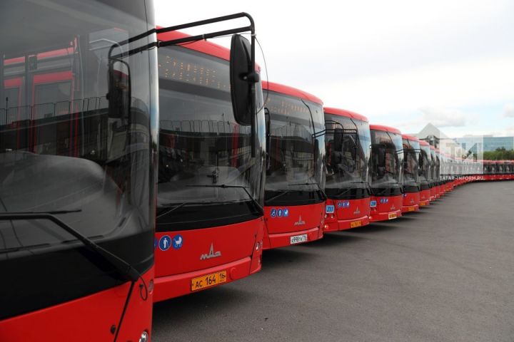 В Казани после футбольных матчей зрителей будут развозить 400 автобусов и 20 трехсекционных трамваеви