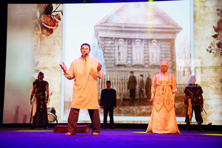 Бүген Камал театрында  «Тарихта без эзлебез» шәҗәрәләр фестивале җиңүчеләре бүләкләнде