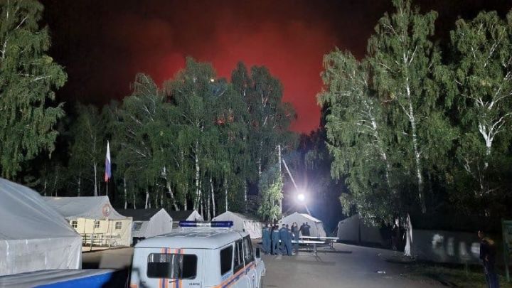 Балалар лагереннан 800 кешене эвакуацияләгәннәр- урман янгыннары якыная