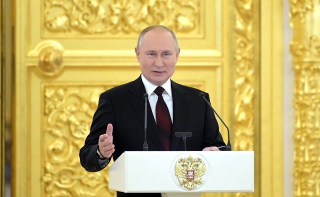 Владимир Путин 2023 елны Россиядә Педагог һәм остаз елы дип игълан итте
