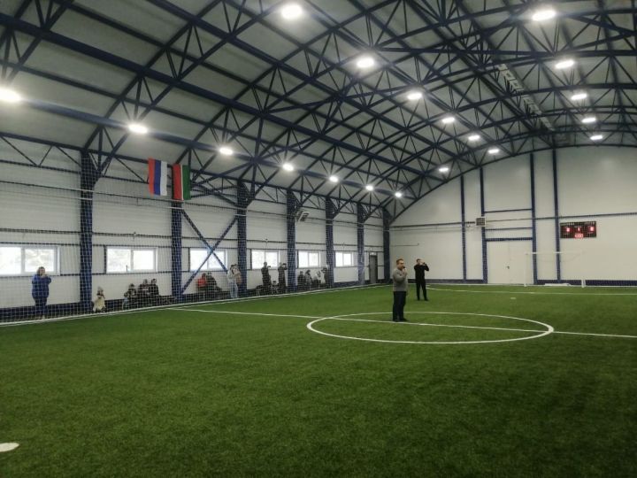Бүген «Ватан» футбол манежында Башкортстан спортчылары катнашында «Дуслык кубогы»на ярышлар уза