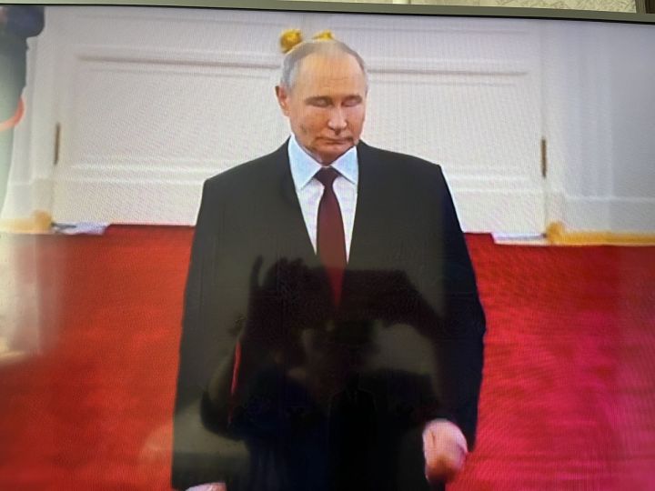 Федераль каналлар Россия президенты Владимир Путинның инаугурациясен күрсәтә