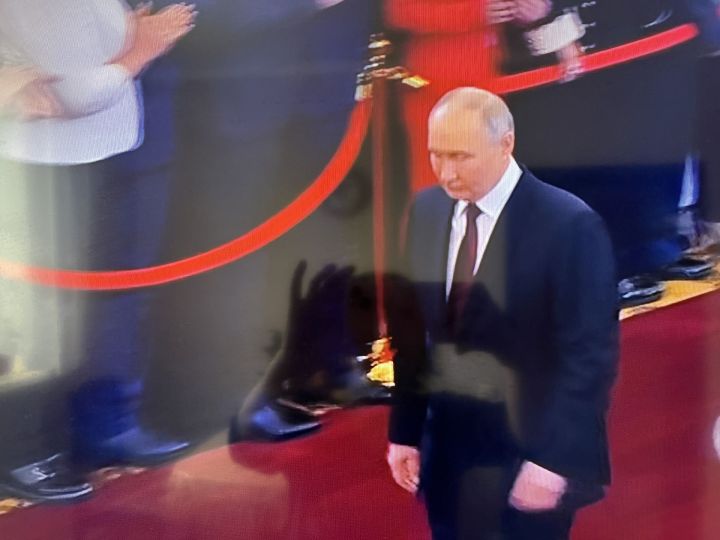 Федераль каналлар Россия президенты Владимир Путинның инаугурациясен күрсәтә