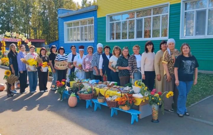 «Ромашка»да бәйрәм рухлы көзге ярминкә