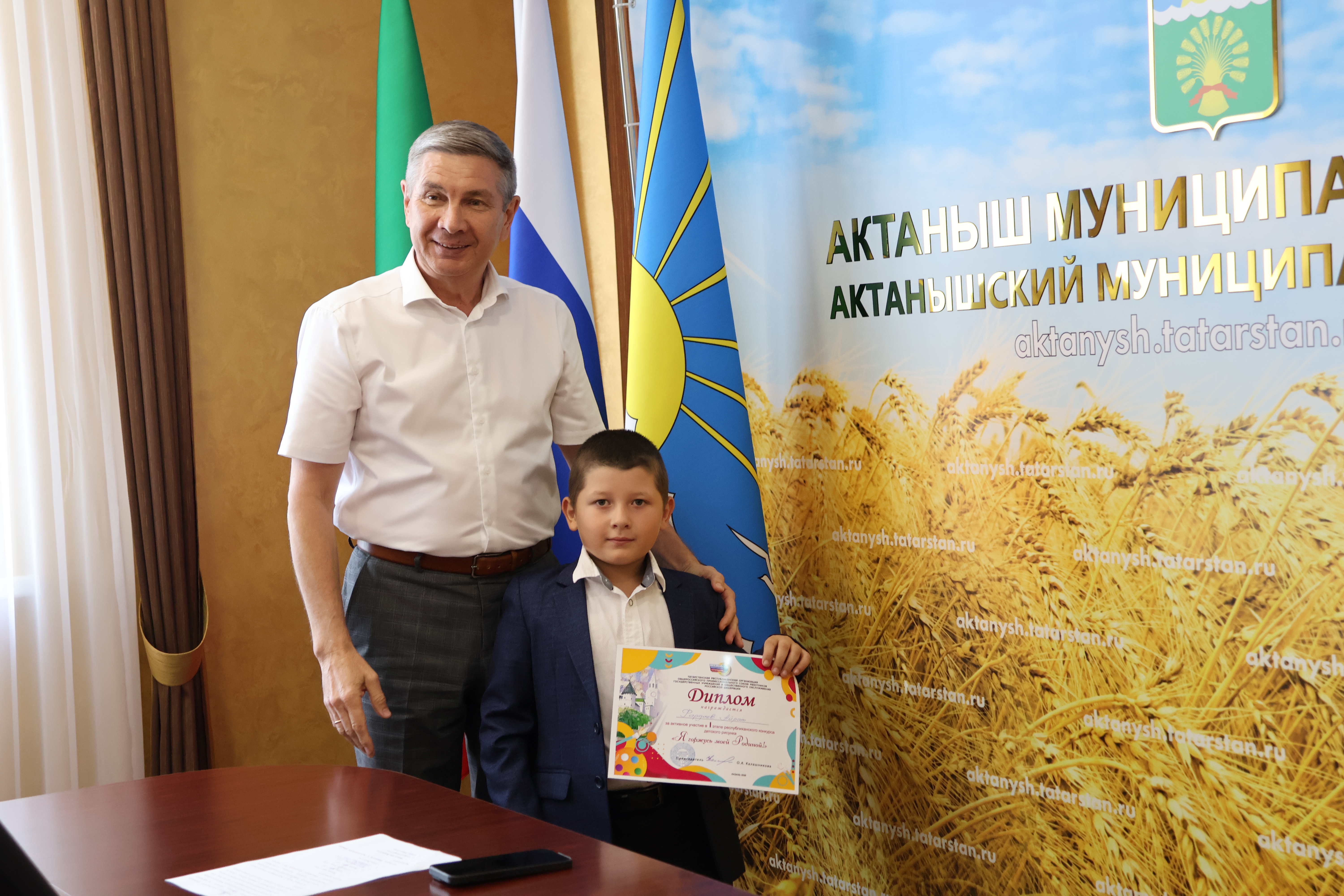 Иҗатта — Ватанга мәхәббәт