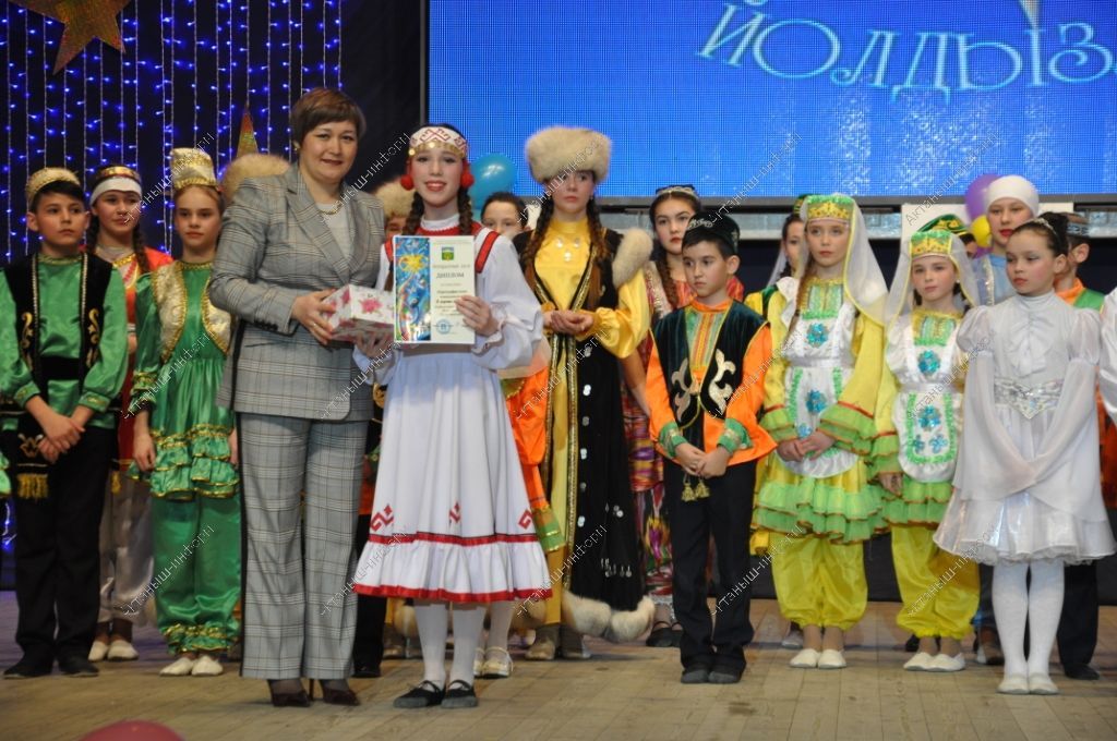 ФОТОМИЗГЕЛЛӘР: Актанышта авыл мәктәпләре  арасында “Йолдызлык- 2019” фестиваленең җиңүчеләре билгеләнде