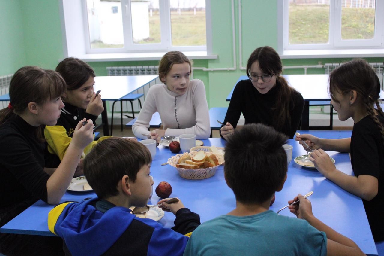 ФАЙДАЛЫ КАНИКУЛЛАР: Киров мәктәбендә көзге лагерь эшли башлады