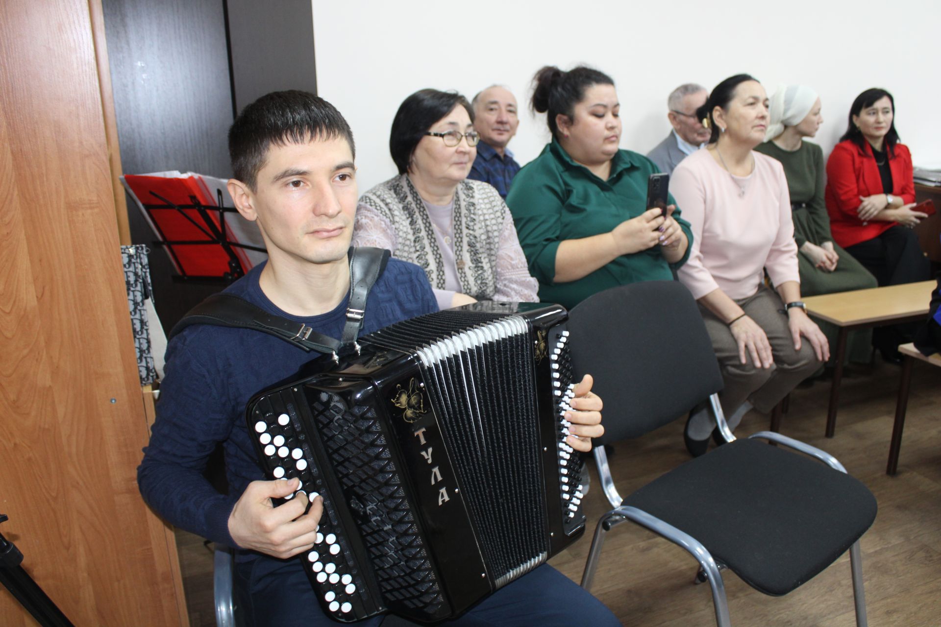 «Илһам остаханәсе»: Балалар сәнгать мәктәбе укучыларына Әлмәт колледжыннан килеп мастер-класс күрсәттеләр