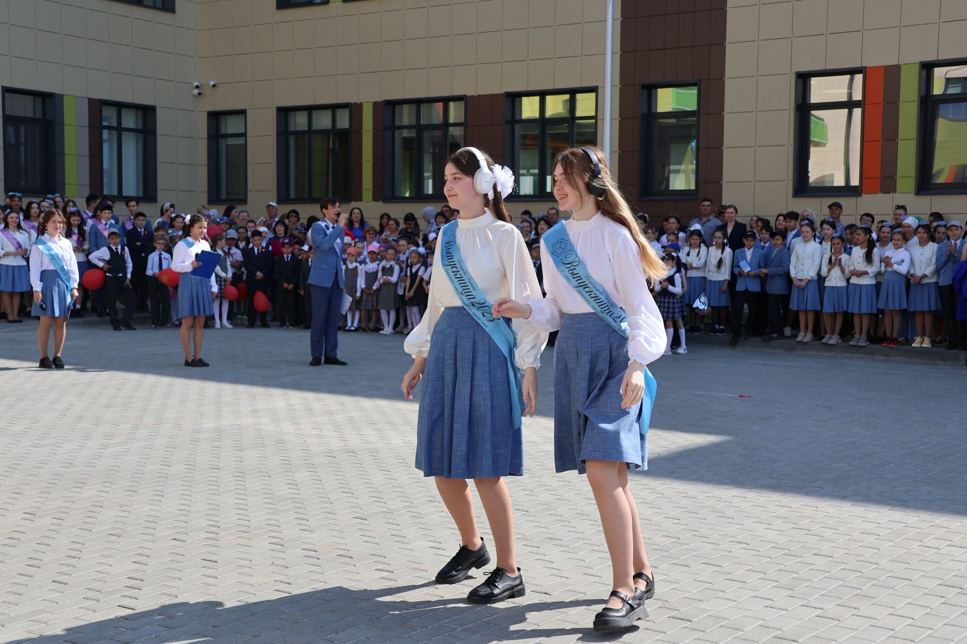 Соңгы кыңгырау- 2023: Сәләтле балалар өчен гуманитар гимназиядән безнең репортаж