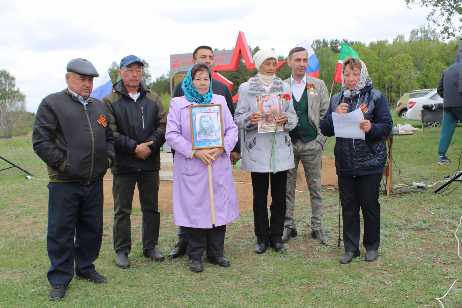 Югары Гәрәй авылында Бөек Ватан сугышы ветераннары истәлегенә һәйкәл-обелиск ачылды (фоторепортаж)