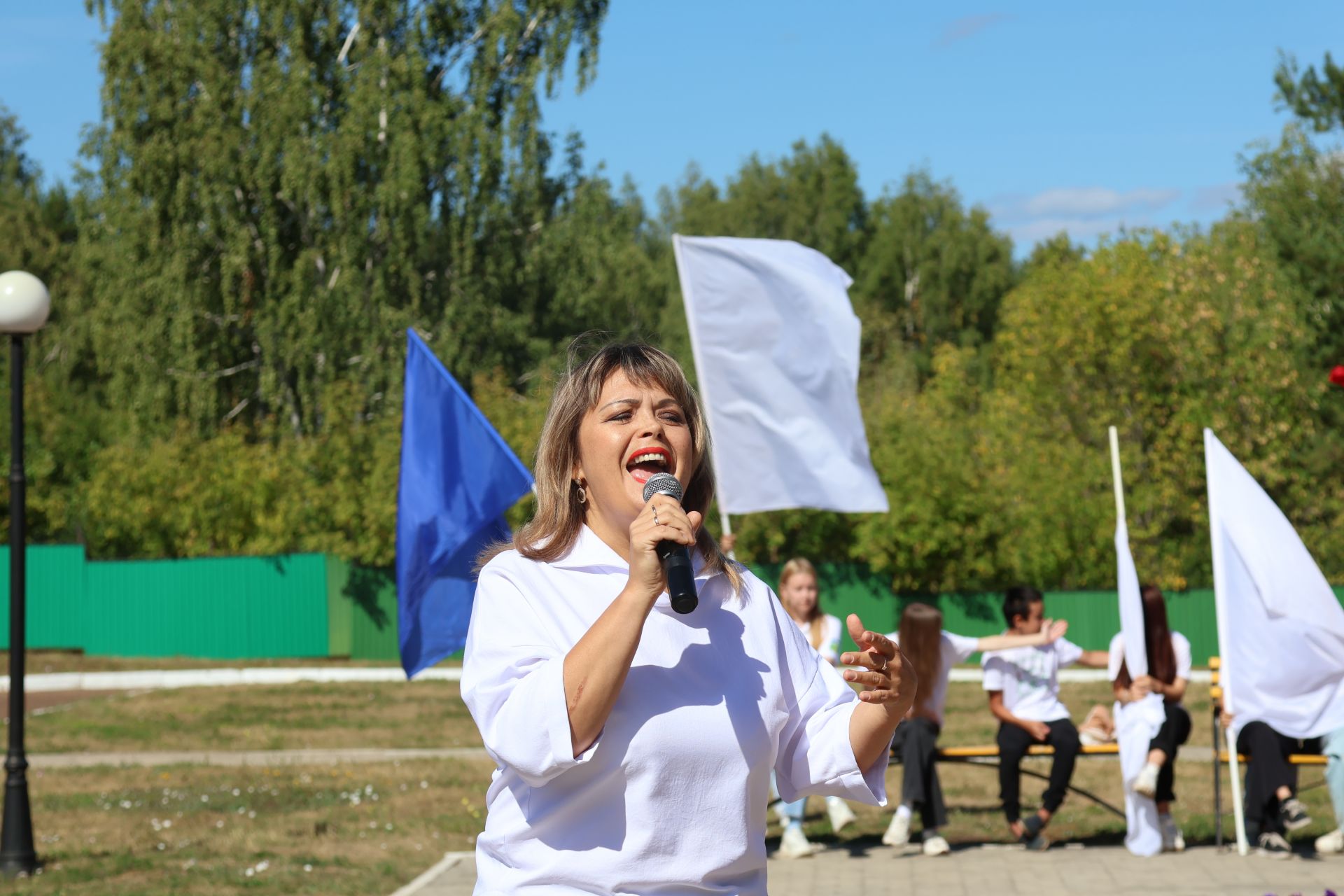 «Бүләк» лагеренда ял итүчеләр Россия Флагы көнен билгеләп үтте (фото, видео)